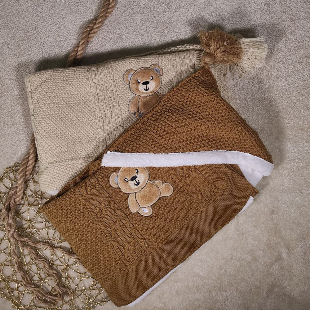 14434 (3) پتو بافت کلاهدار گلدوزی خرس